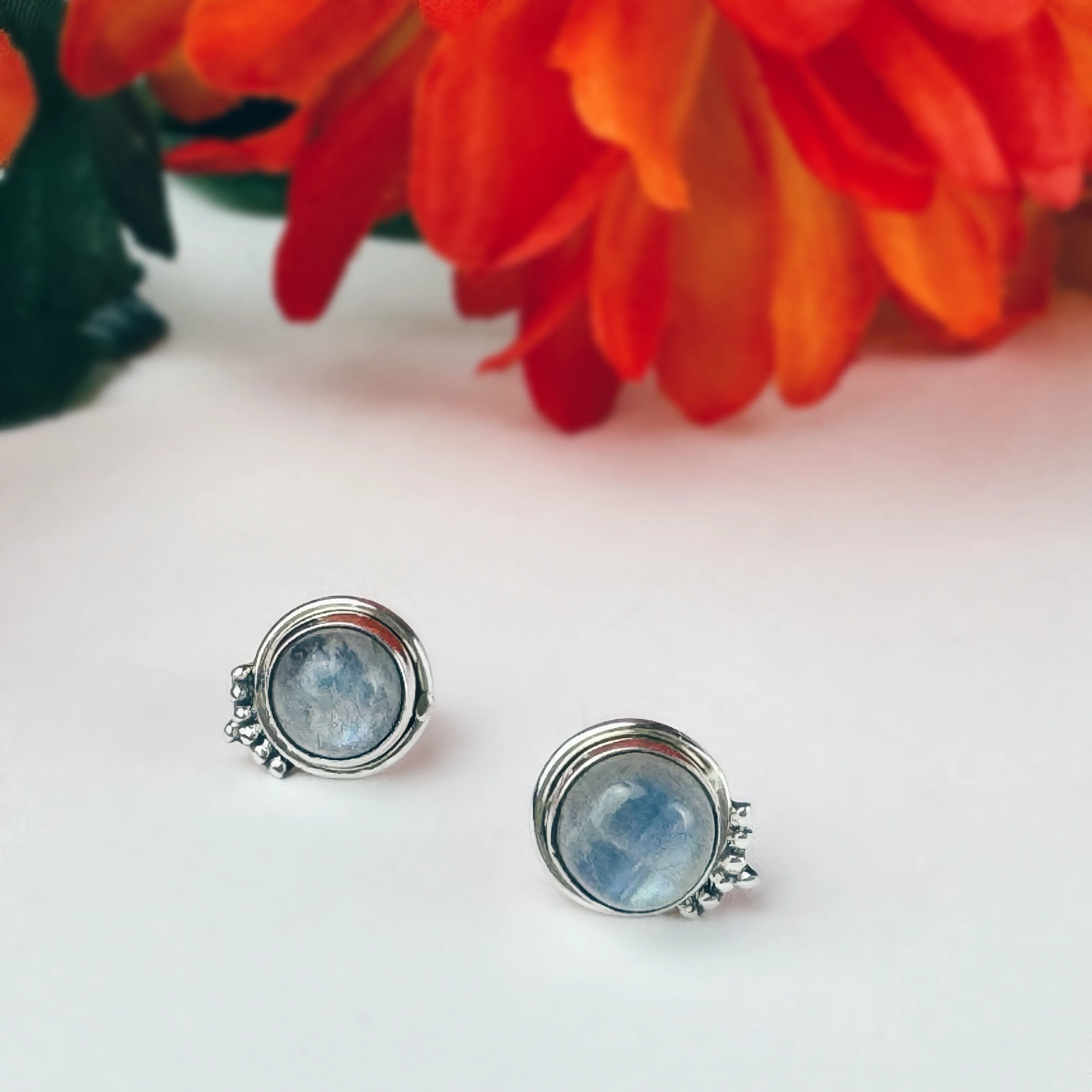 Canna Stud Earrings - VE302 (Asst gemstones)