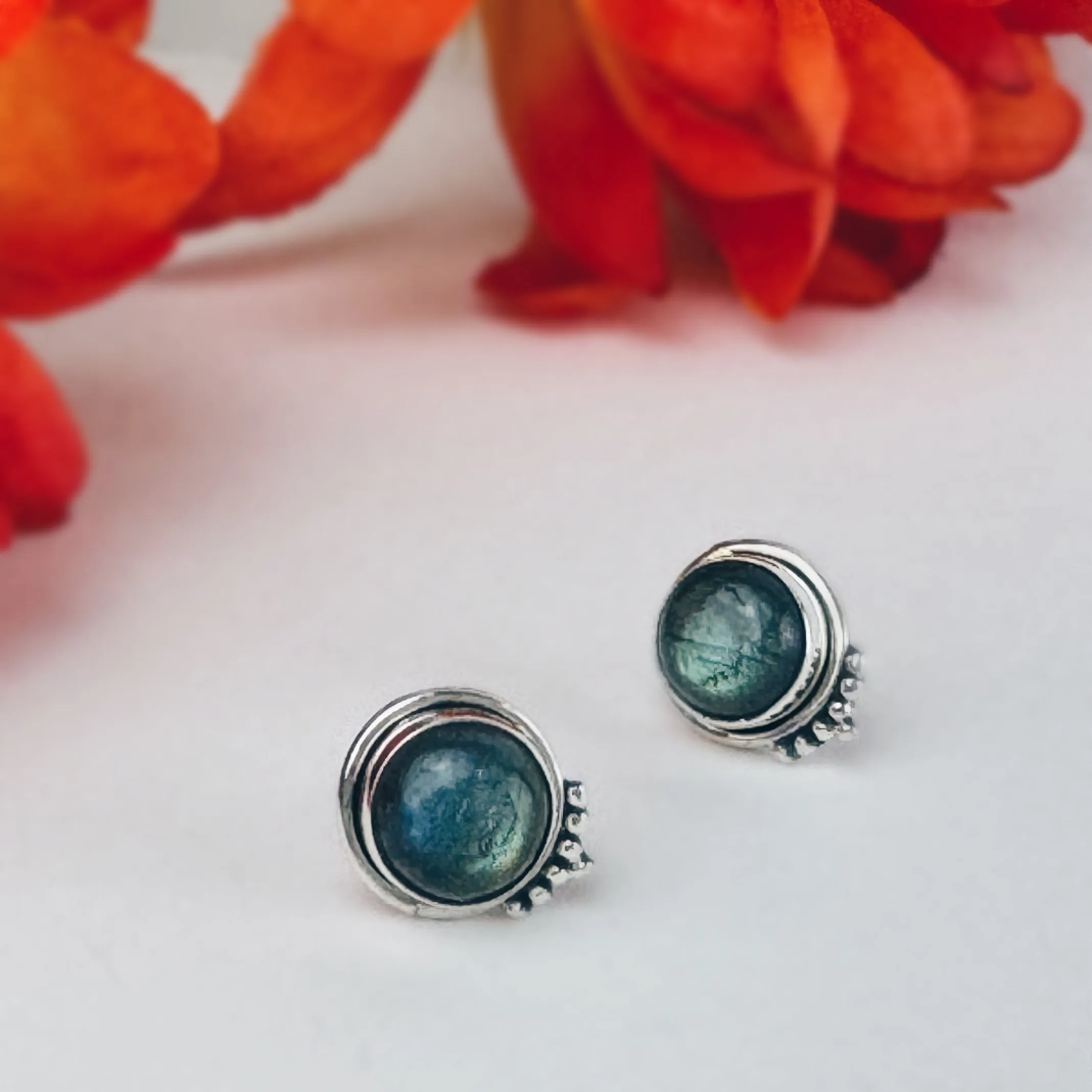 Canna Stud Earrings - VE302 (Asst gemstones)