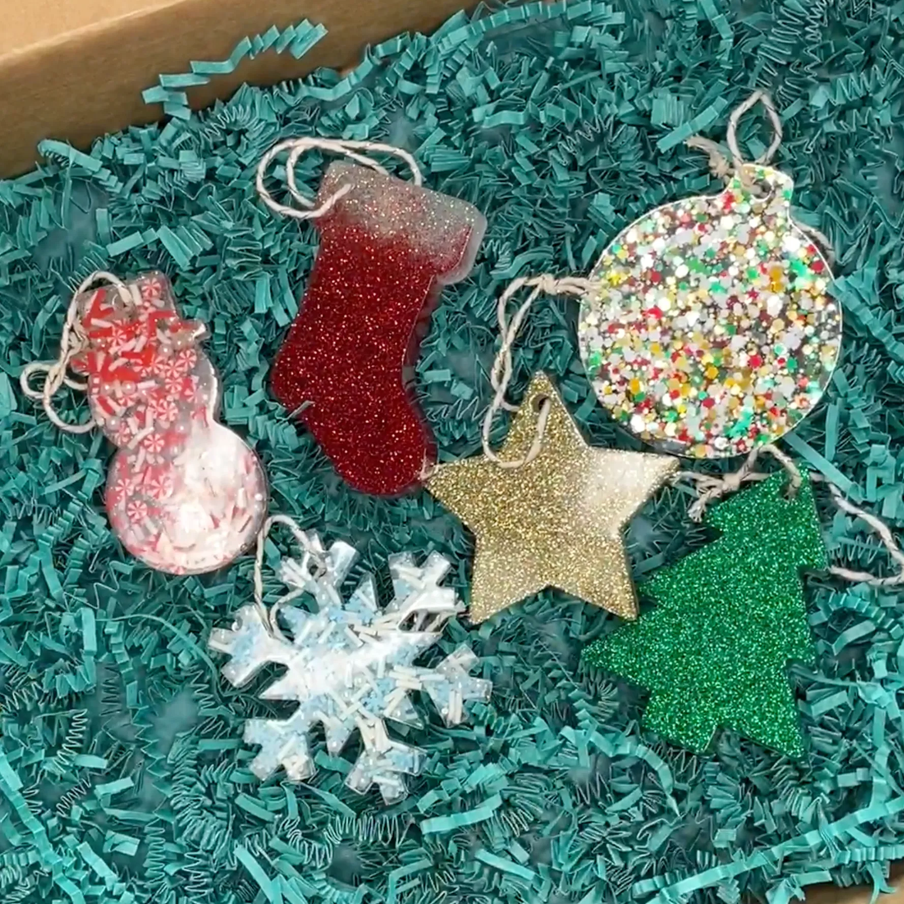 Resin Craft Holiday Ornament Kit